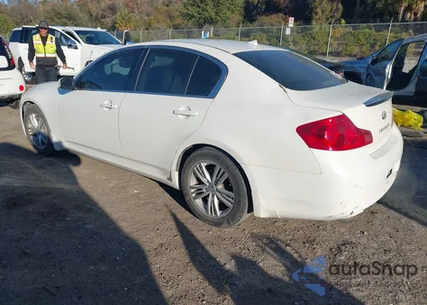 2013 Infiniti G37 Journey z USA, uszkodzony, nr VIN JN1CV6AP9DM710612